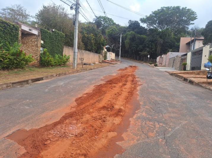 Trânsito é liberado na Rua Gerson Guerra, que fica próxima ao Hospital Carlos Chagas