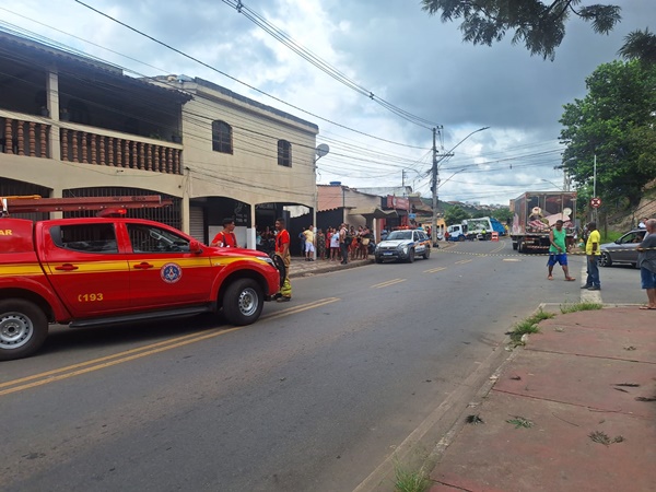 Mulher se desequilibra e é atropelada por ônibus em Itabira e morre no local