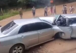 Cinco pessoas morrem em colisão frontal entre dois carros no distrito de Cocais