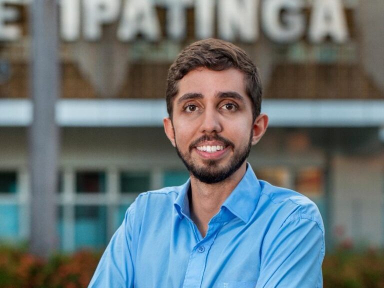 Prefeito de Ipatinga se afasta do cargo para viajar com a família a Orlando