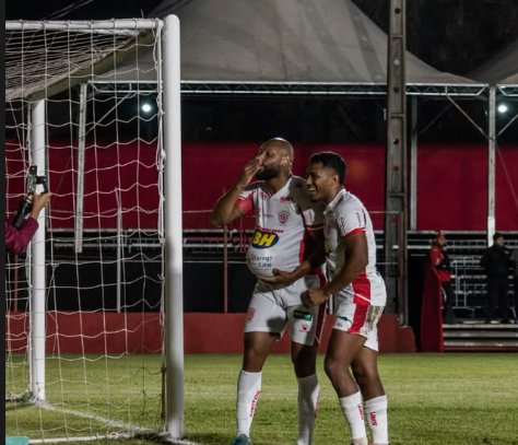 Valério não decepciona e vence o Guarani por 2 a 1 em Divinópolis
