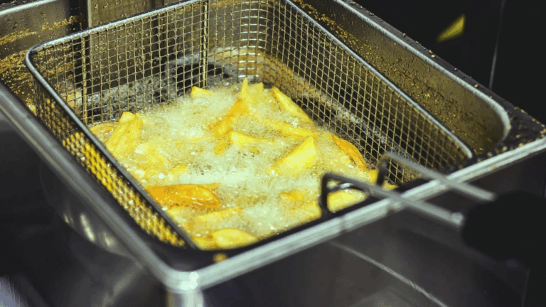 Não é com vinagre: o truque eficaz para que as batatas fritas fiquem crocantes