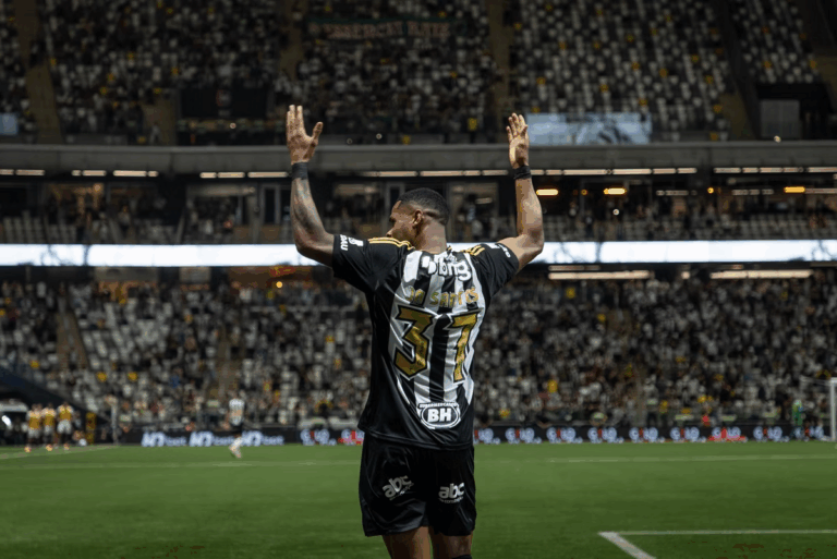 Júnior Santos projeta sequência de Sul-Americana e clássico para o Atlético: ‘Pensar jogo a jogo’