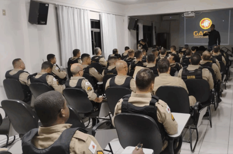Polícia prende 10 membros de facção criminosa em operação contra o tráfico de drogas
