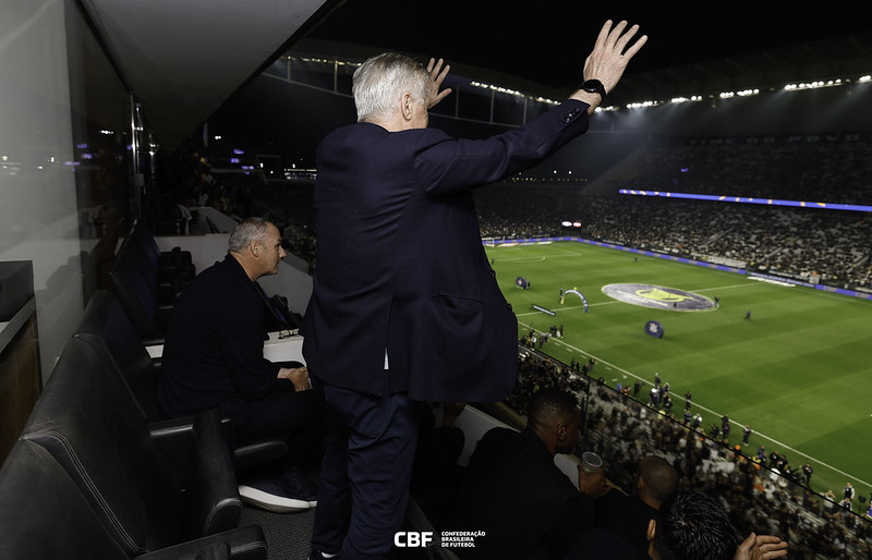 Ancelotti na Neo Quimica arena.jpg