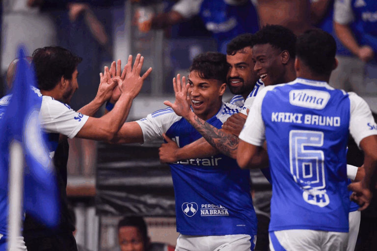 Kaio Jorge brilha, Cruzeiro vence o Palmeiras e assume a vice-liderança do Brasileirão