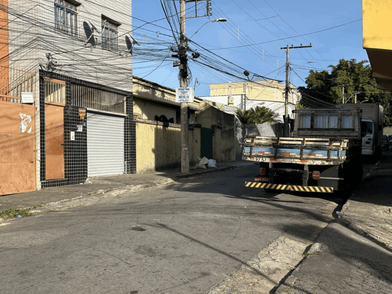 ‘Nunca vi tanto tiro’, conta moradora sobre execução em salão de beleza no bairro Santa Cruz 