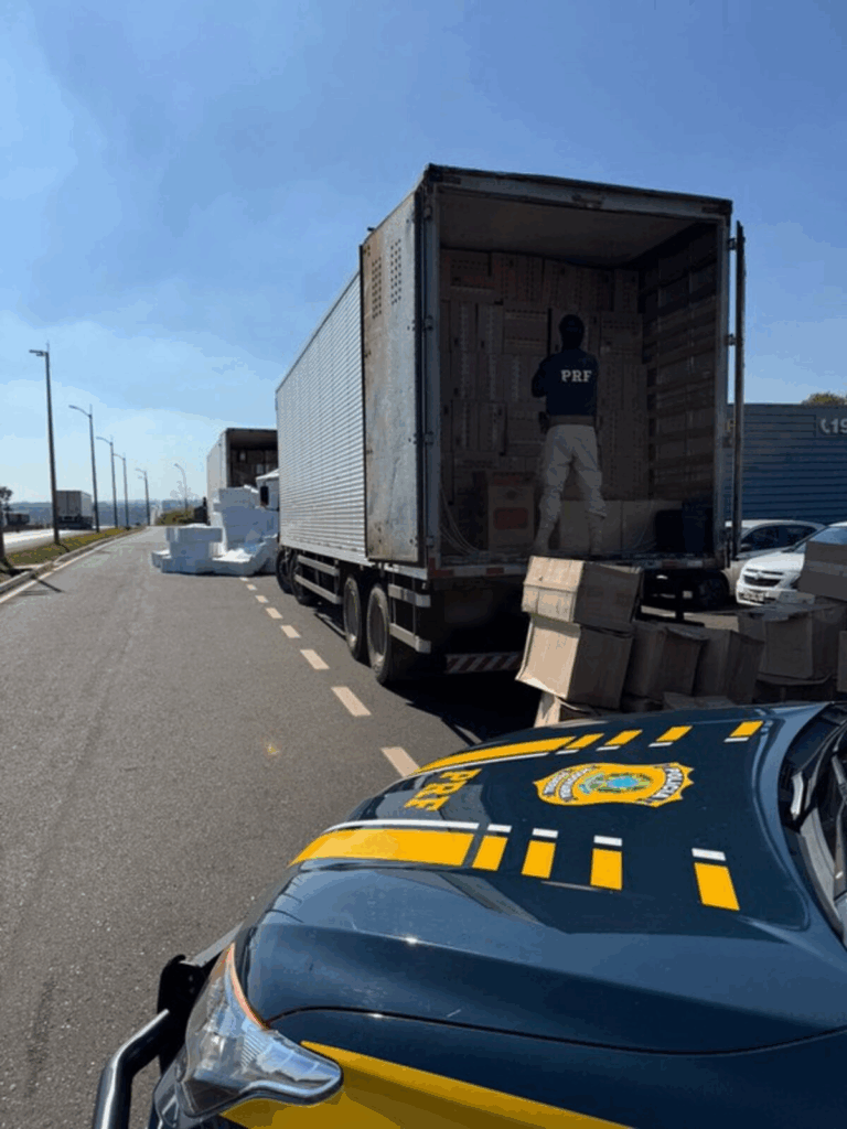PRF apreende 925 mil maços de cigarros contrabandeados do Paraguai em MG
