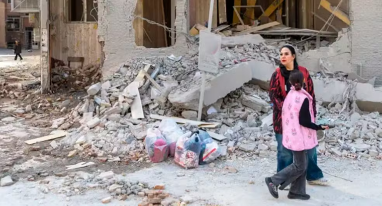 “Cada dia parece um mês”: O relato de iranianos sob o cerco de EUA e Israel