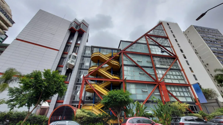 Prédio da Escola Panamericana em Higienópolis pode perder tombamento histórico