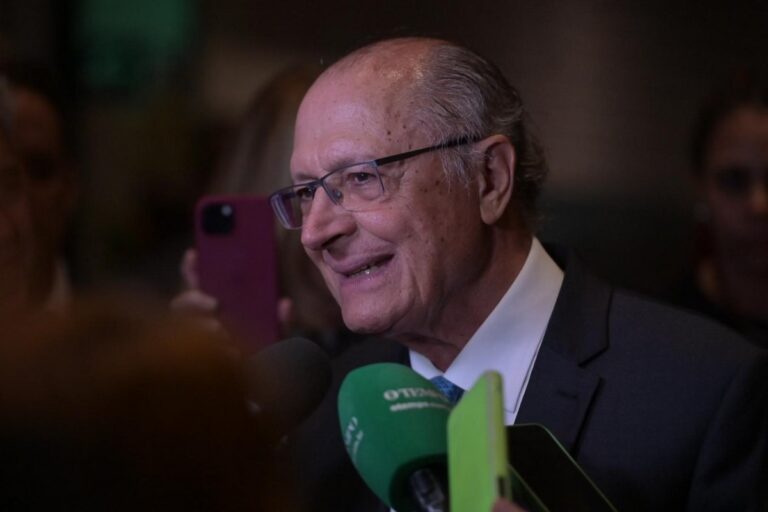 Governo Lula lança pacote de R$ 10 bi para financiar máquinas agrícolas e renegociar dívidas rurais