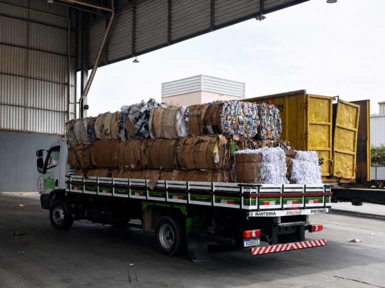 Ascamarita destina mais de 80 toneladas de recicláveis em seis meses e fortalece a sustentabilidade em Itabira