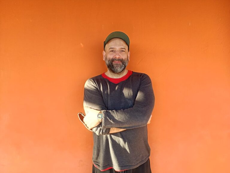 Peça ‘Aurora’ abre Festival de Inverno de Itabira e diretor Rodrigo Penna convida para noite de “doçura, leveza e humor”