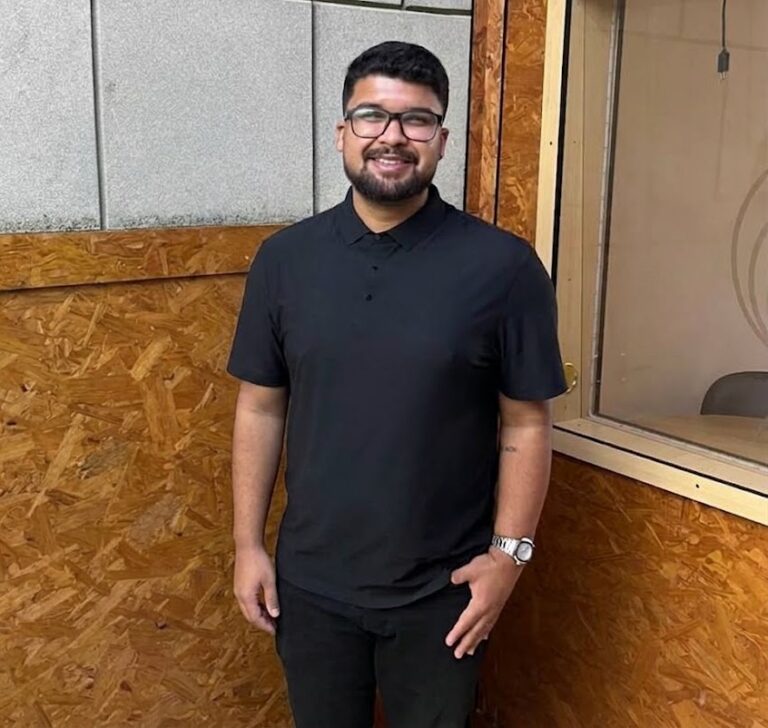 Saiba a logística para os livros didáticos chegarem a 37 escolas urbanas e rurais em Itabira