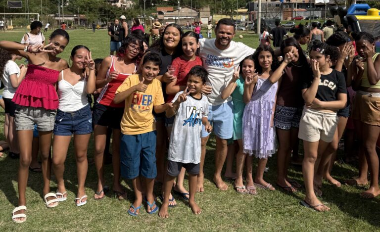 Festa das Crianças reúne cerca de 1 mil crianças no bairro Gabiroba